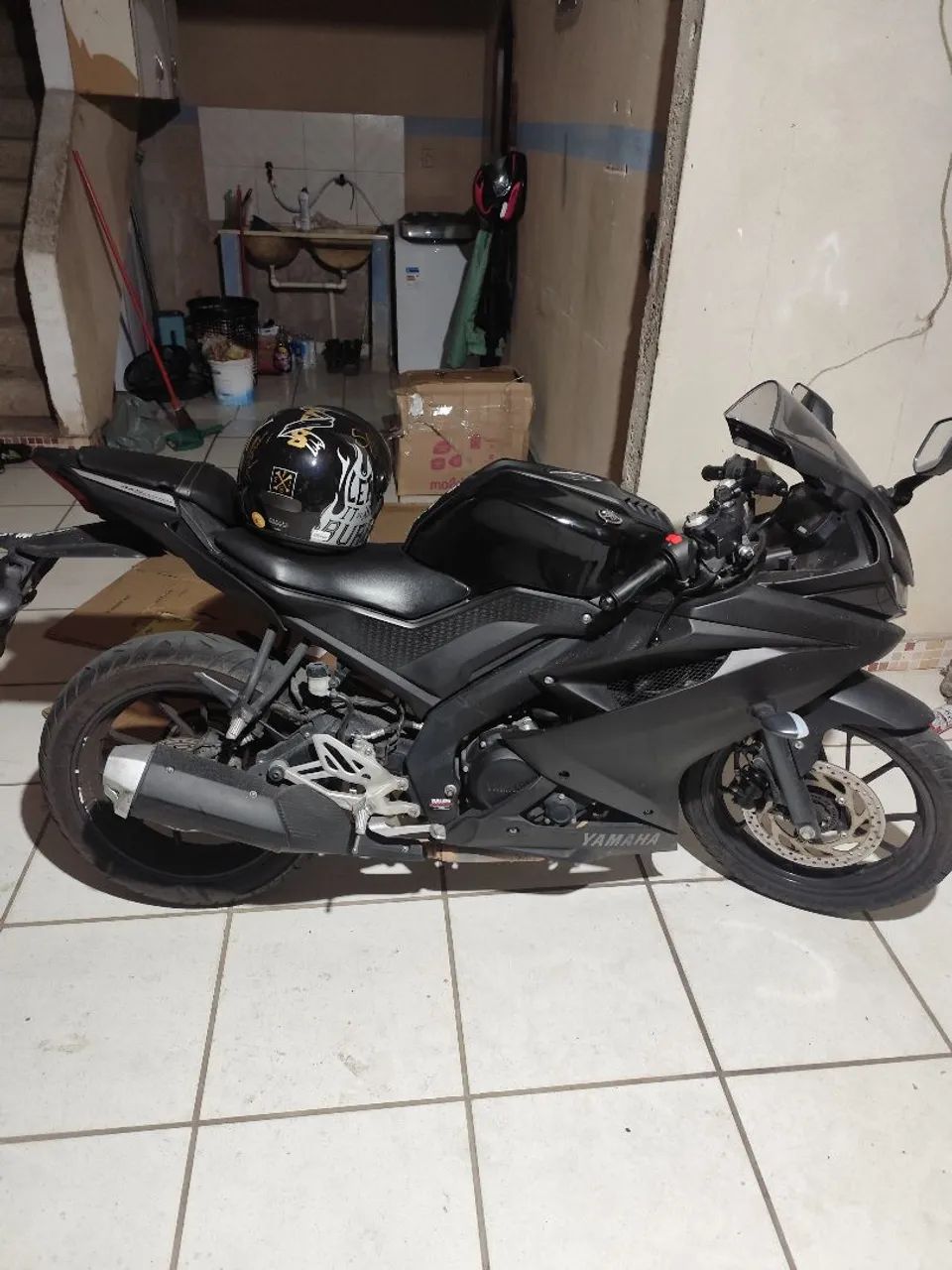 YAMAHA R15
