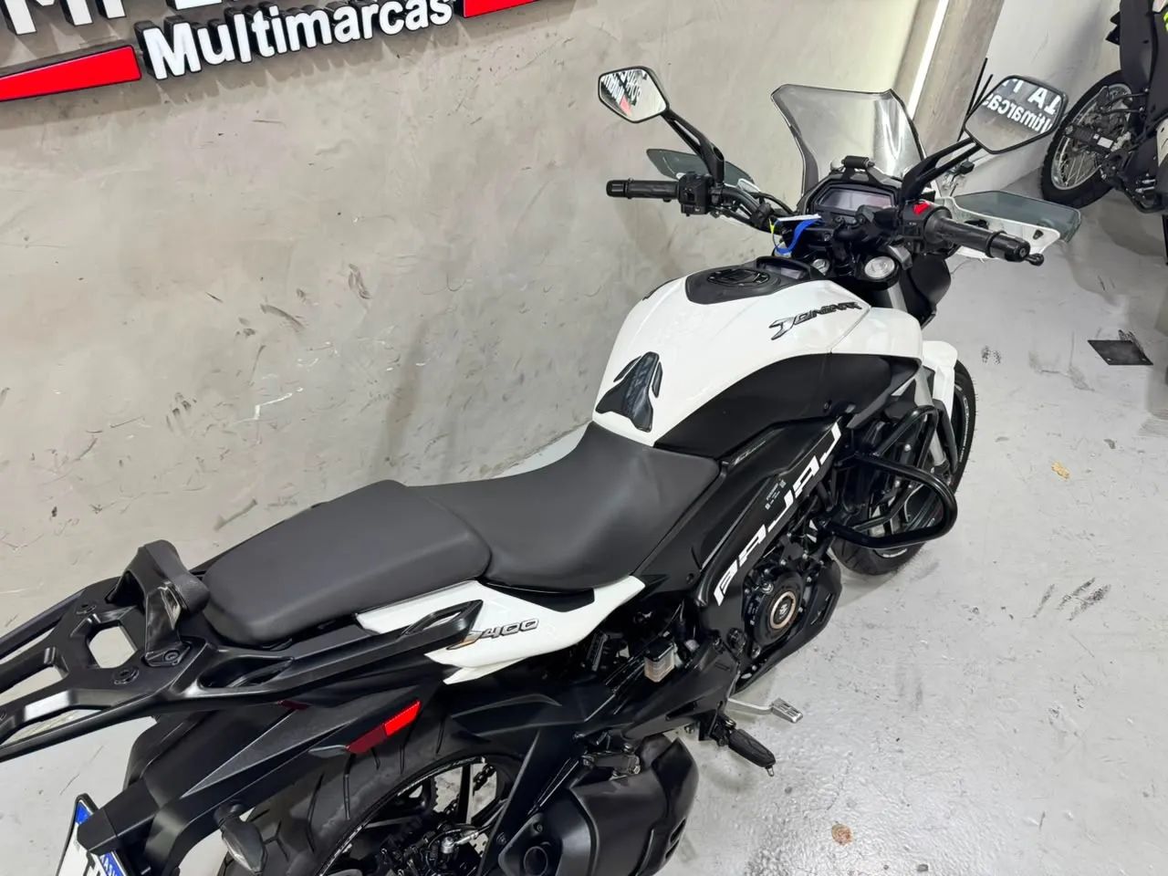 Bajaj Dominar 400 2025 - Foto 3