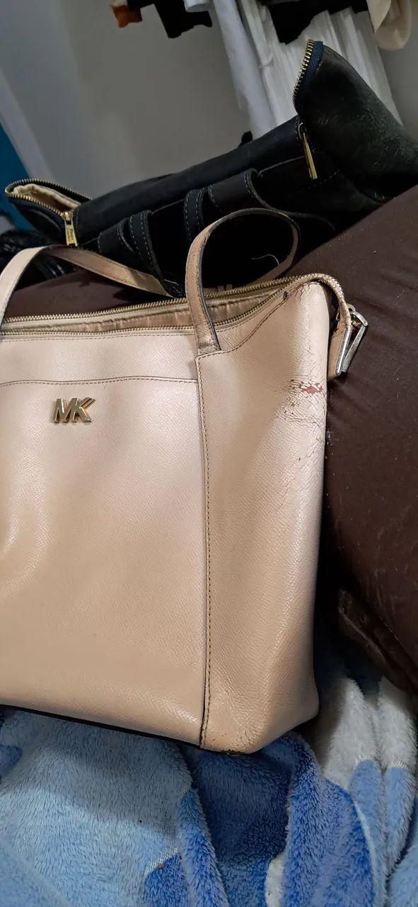 Bolsa Michael Kors original com avarias - Foto 2