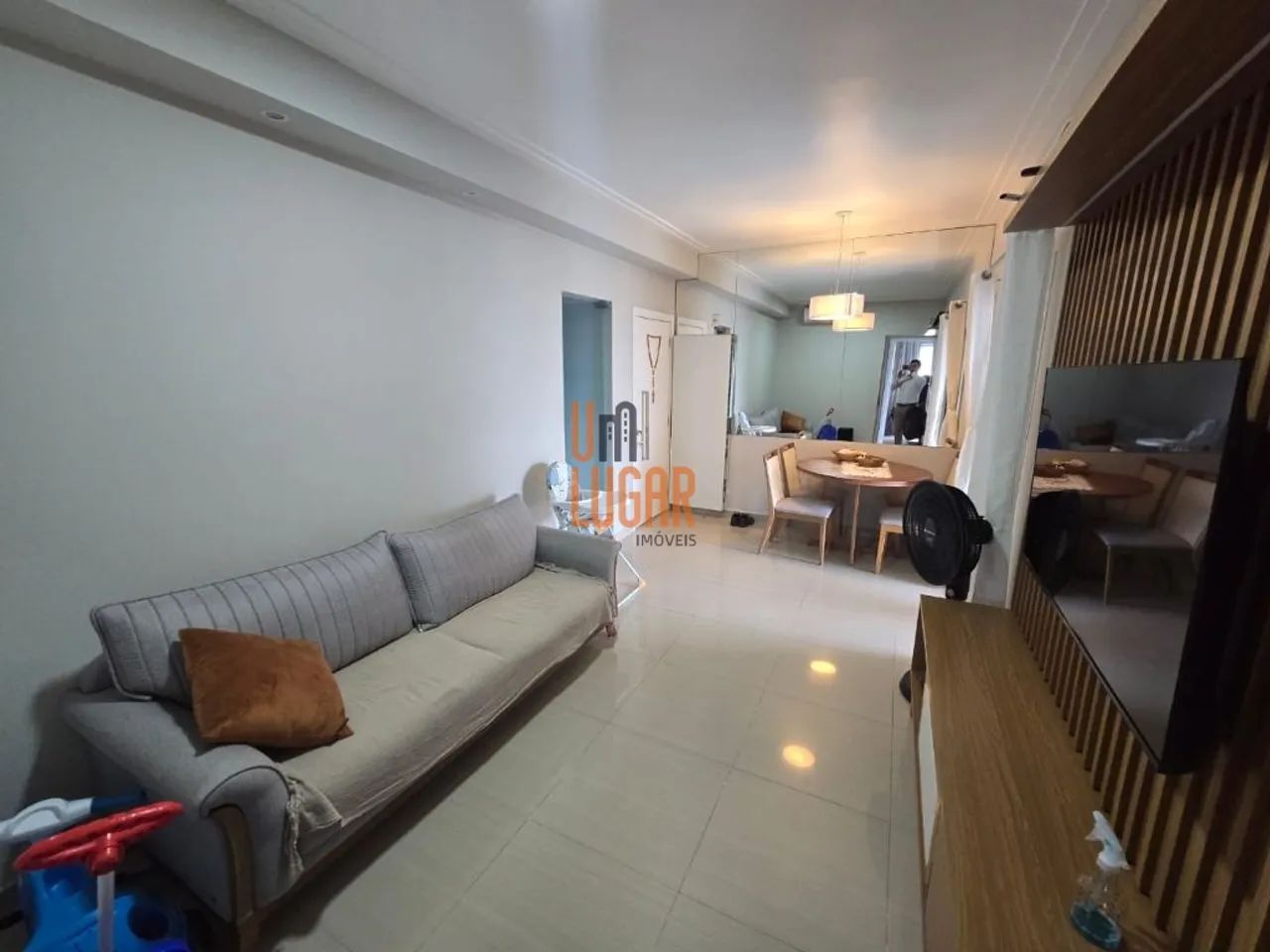 Um Lugar Imóveis vende: Apartamento 2 quartos no Edificio Mistral Residence - Foto 2