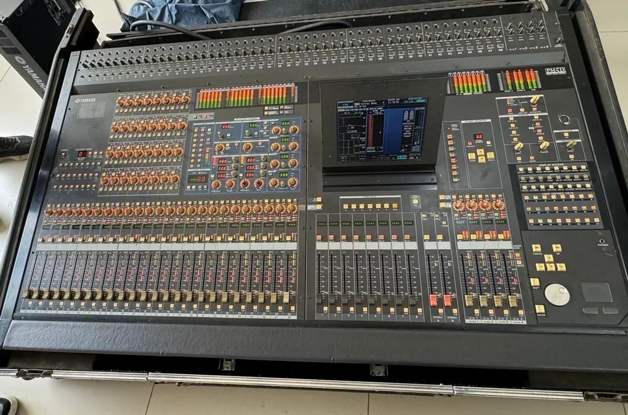 PM5D STANDARD COM CASE MESA MIXER DIGITAL YAMAHA - Foto 2