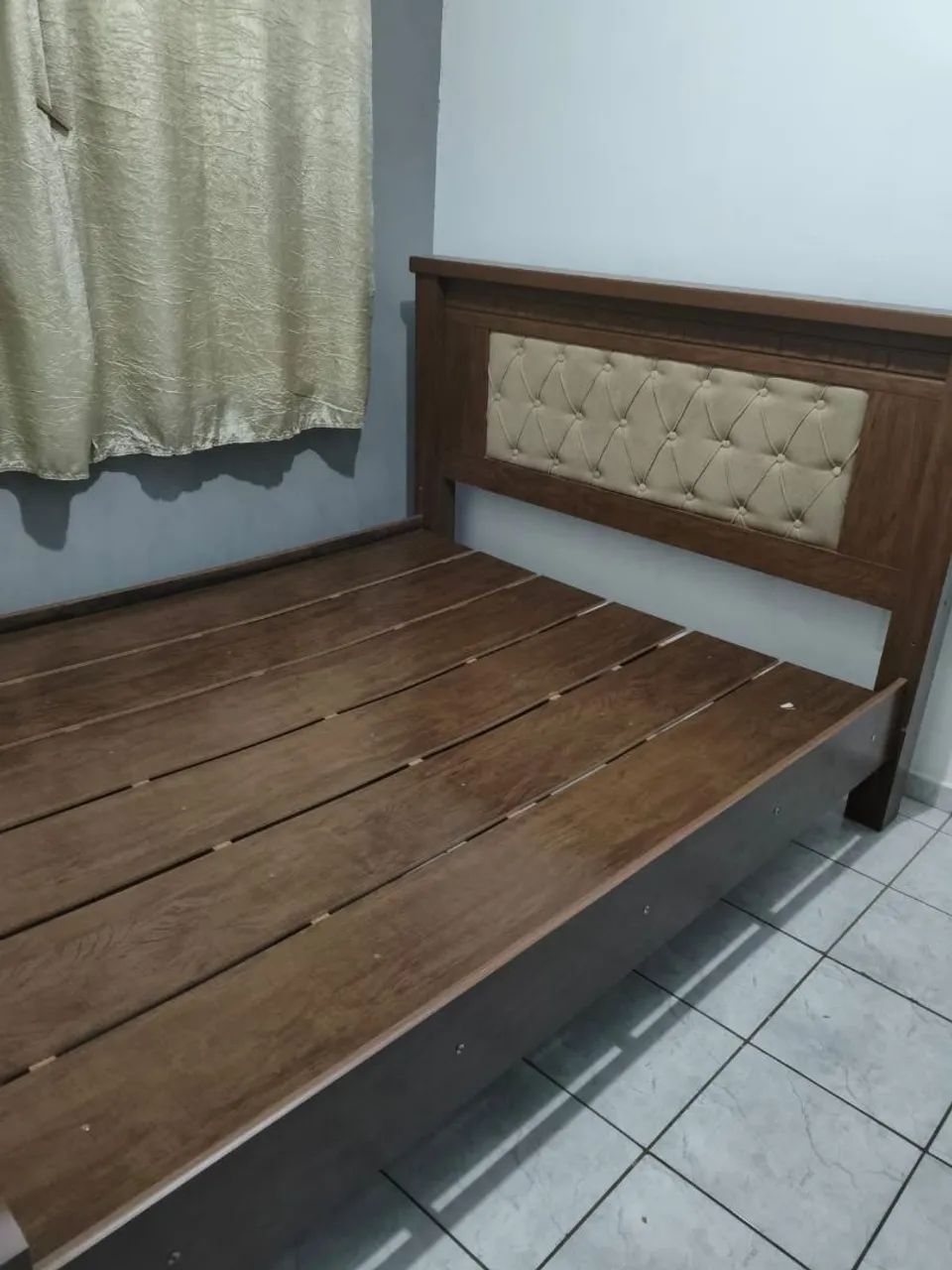 Vendo cama Queen reforçada