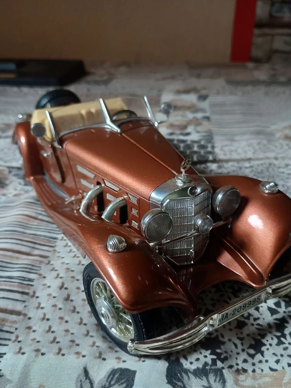 Vendo 2 miniaturas 1/18