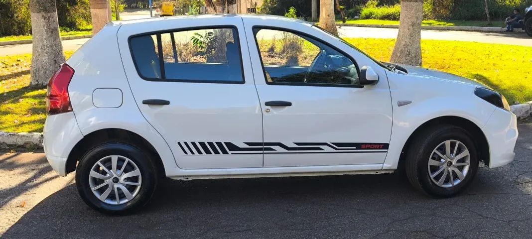 Renault Sandero AUTHENTIQUE HI-FLEX 1.0 16V 5P 2013