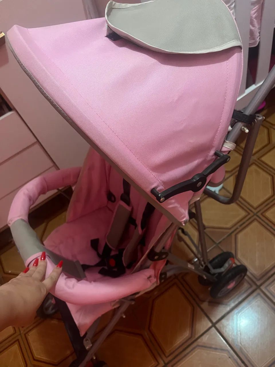 Carrinho de passeio rosa novo - Foto 2