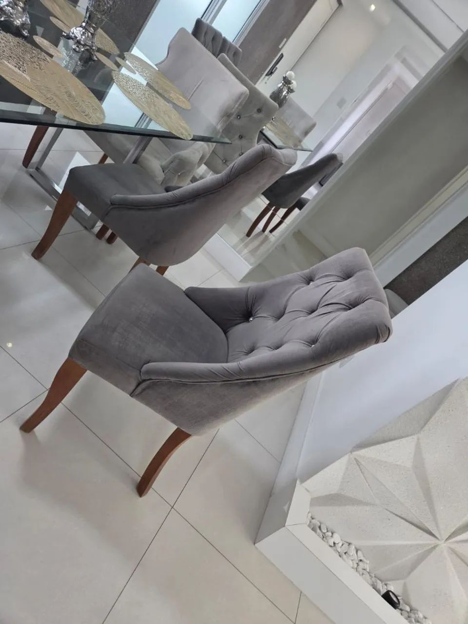 Mesa de jantar mas 6 cadeiras - Foto 2