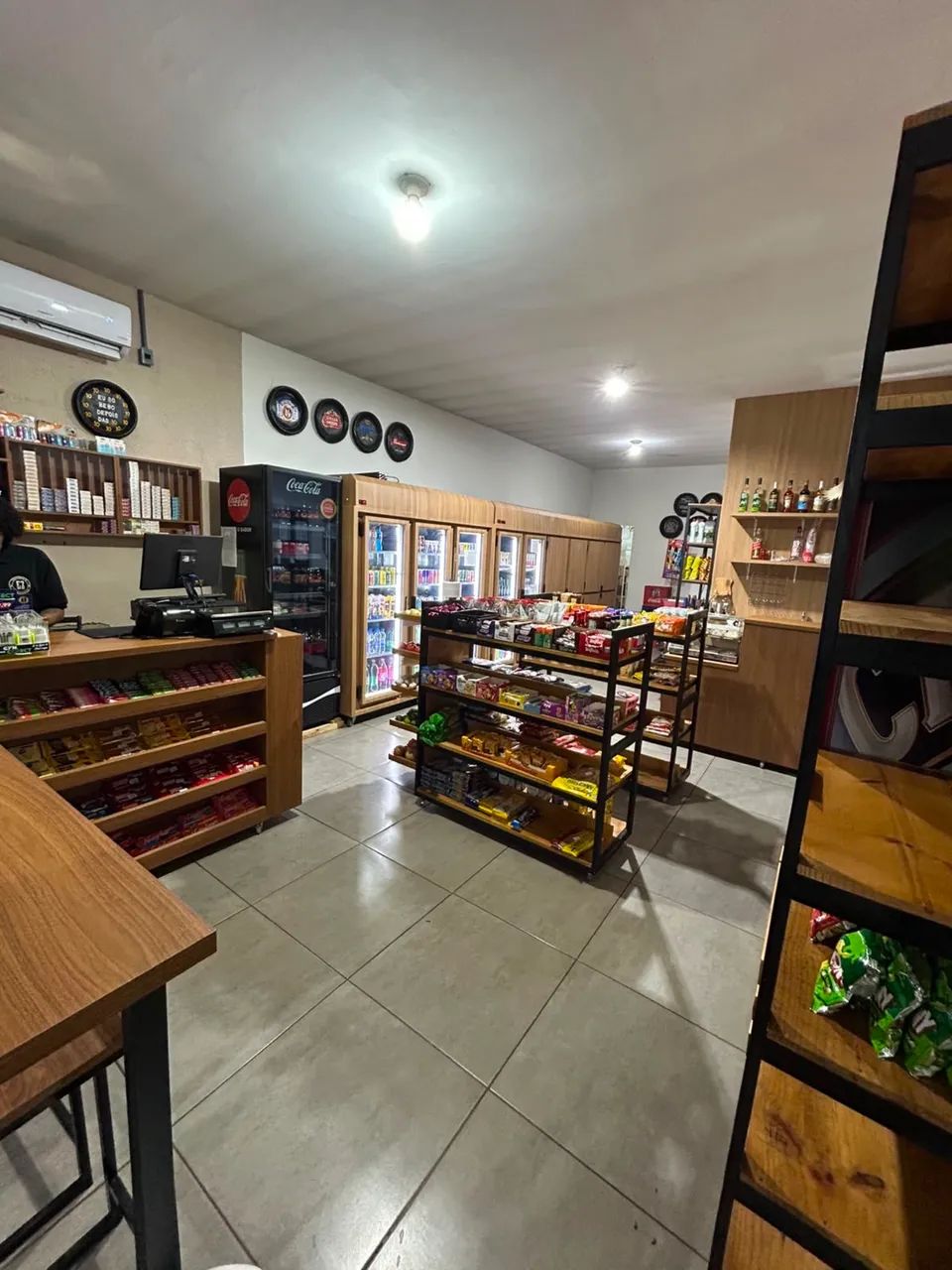 Vendo empório c/ ponto para jantinha e almoço  - Foto 3