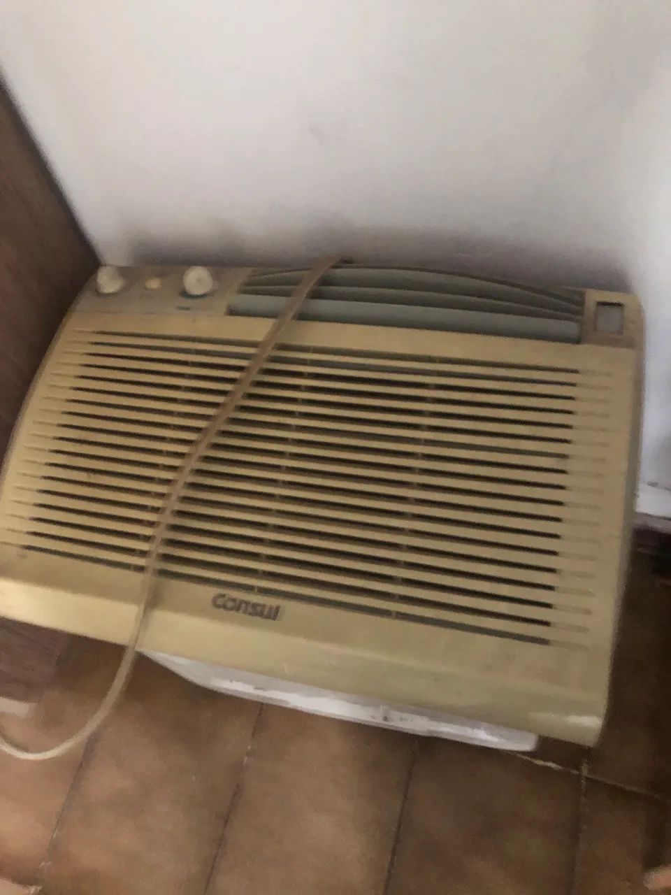 Ar condicionado de caixa CONSUL.
