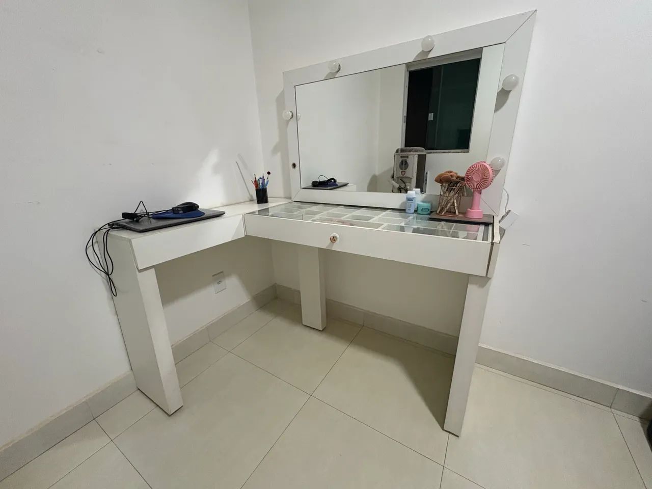 Dressing Table469173564458280961