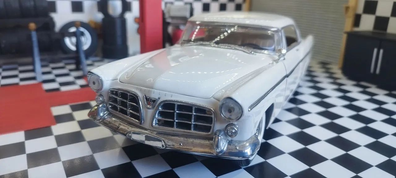 Chrysler 300C 1/18 - Maisto - Foto 2