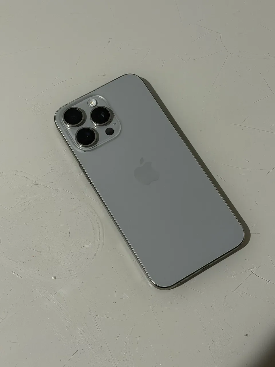 iPhone 15 pro 128gb 93% saúde bateria, todo original - Celulares e