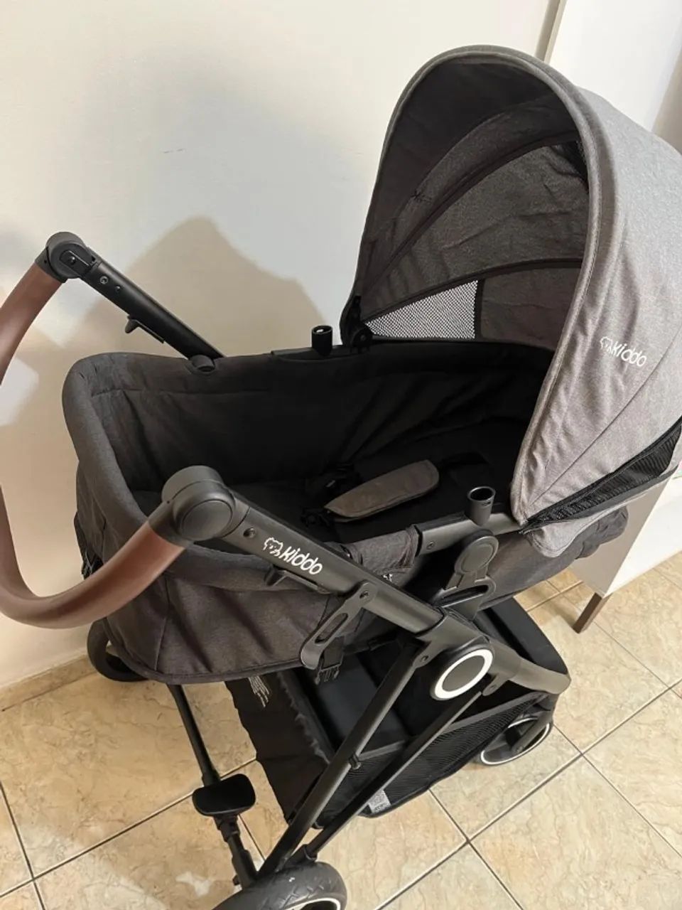 Carrinho Kiddo cosmos com bebê conforto e base - Foto 4
