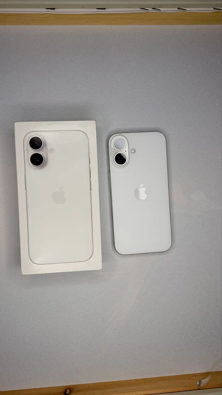 iPhone 16 