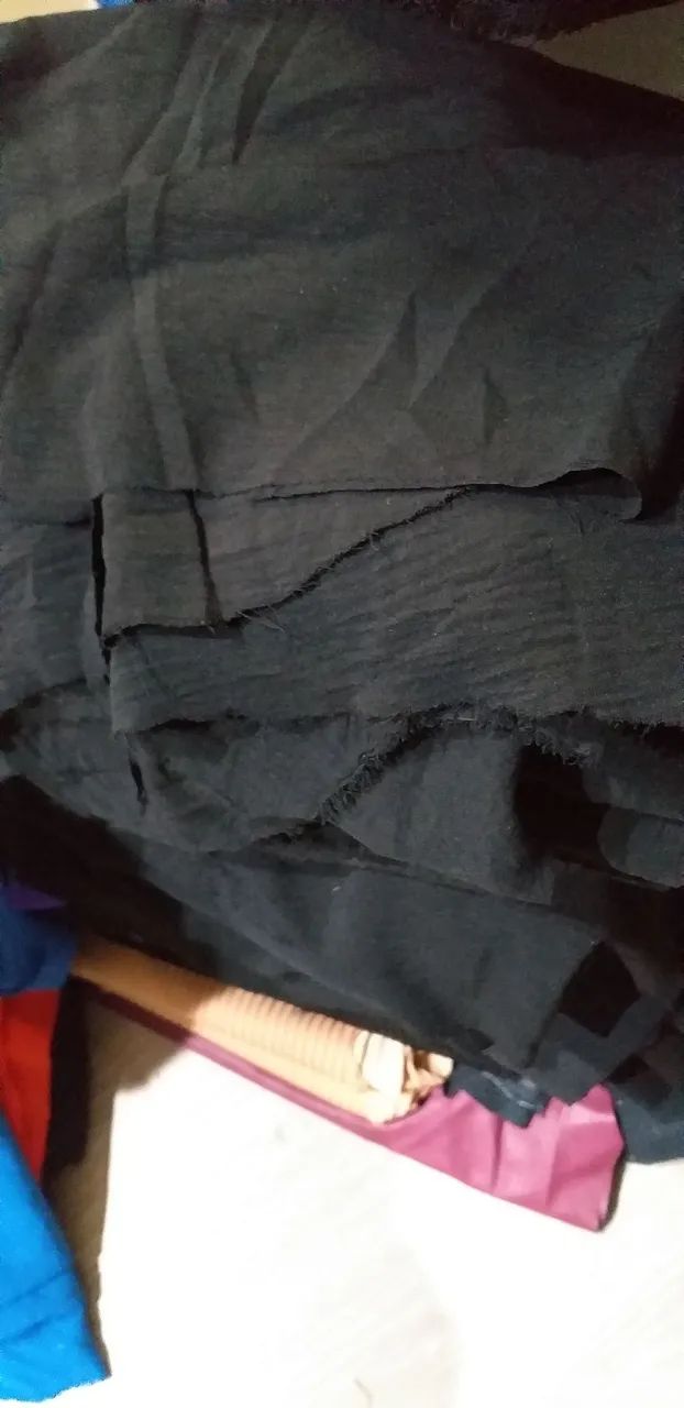Lote de tecido, em retalhos cor preto em lycra  - Foto 5