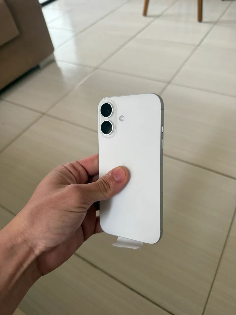 Apple iPhone 16 (128 GB) - Branco - Foto 3