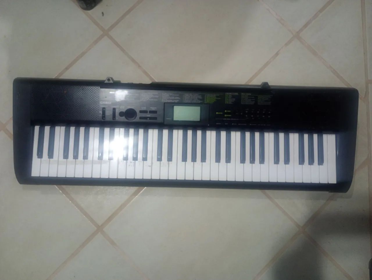 Teclado Casio ctk 1100 com Defeito  - Foto 2