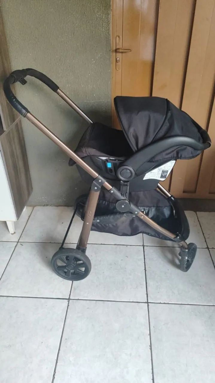 Vendo carrinho de bebê com bb conforto. Kit completo  - Foto 5
