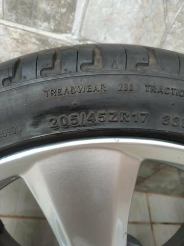 Roda 17 com pneus novo