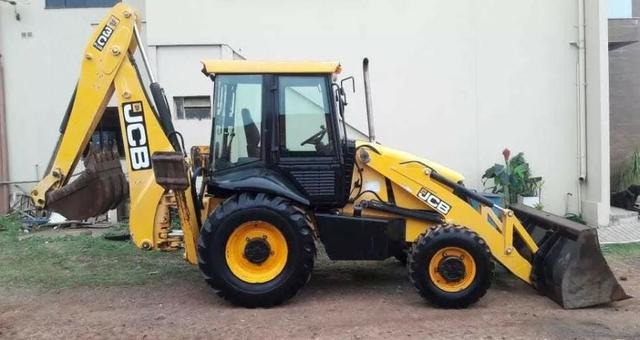Retro Escavadeira Jcb 3c Plus Ano 2011 Tração 4x4 Cabinada - Foto 3