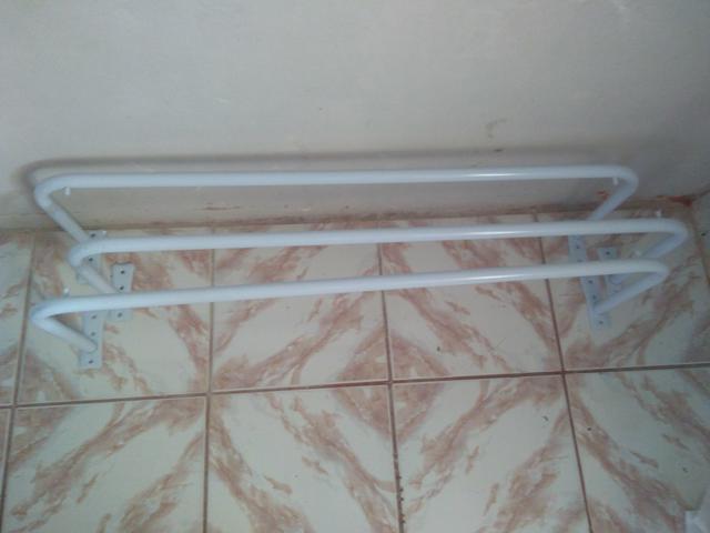 3 Araras de roupas