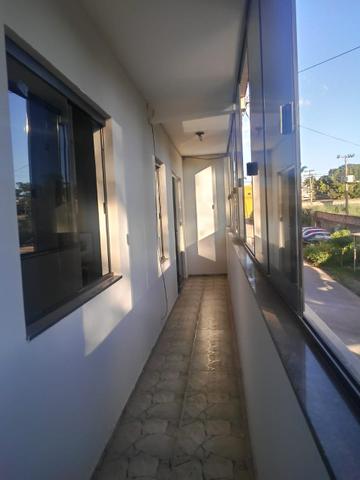 Apartamento de 2 qts, porcelanato, 1 andar em frente a pista no Setor de Mansões de Sobr - Foto 2