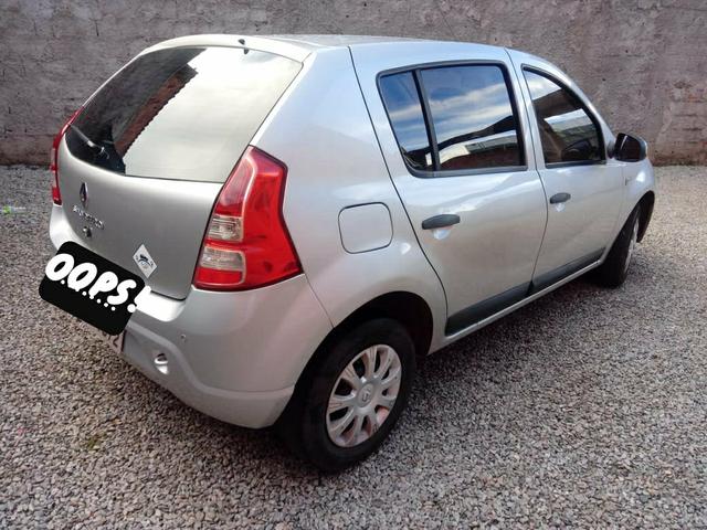 Vendo carro sandero - Foto 2