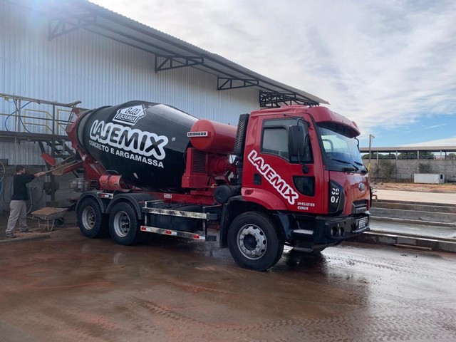CAMINHÃO BETONEIRA FORD2628 2012- LIEBHERR 8 M3