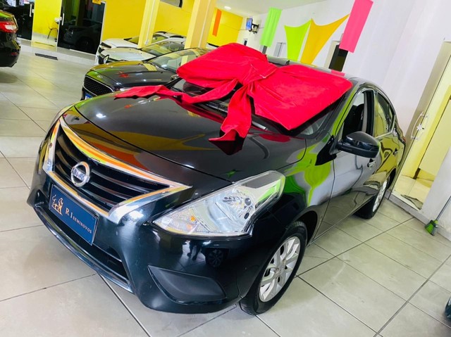 PEQUENA ENTRADA E FIXAS DE 780 VENDO NISSAN VERSA 2018 COMPLETO