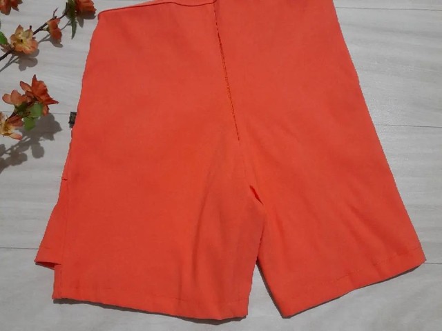 Short Saia na cor salmão com elastano e bolsos  da BELLE MODERNA <br> - Foto 2