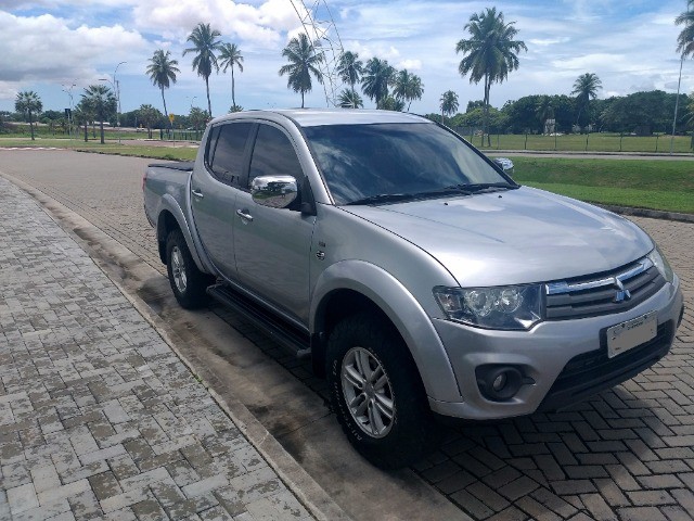 L200 Triton 3.2 HPE Diesel 4x4 Automática 2015