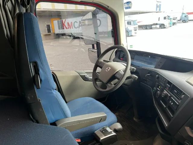 Caminhão Volvo FH540 6x4T 2022/2022 Vermelho