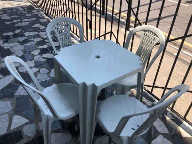 Jogo de mesa cadeira sem braço branca nova pra igreja partir de 177 reais cada