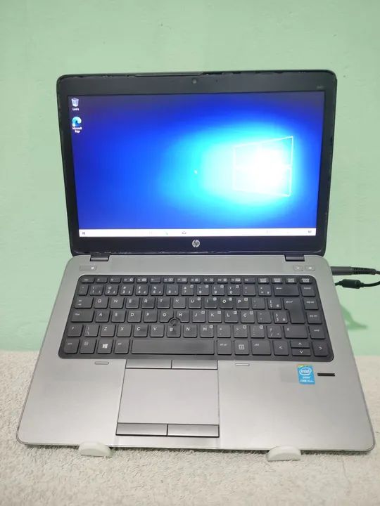 Notebook Hp i5 Com placa de vídeo AMD