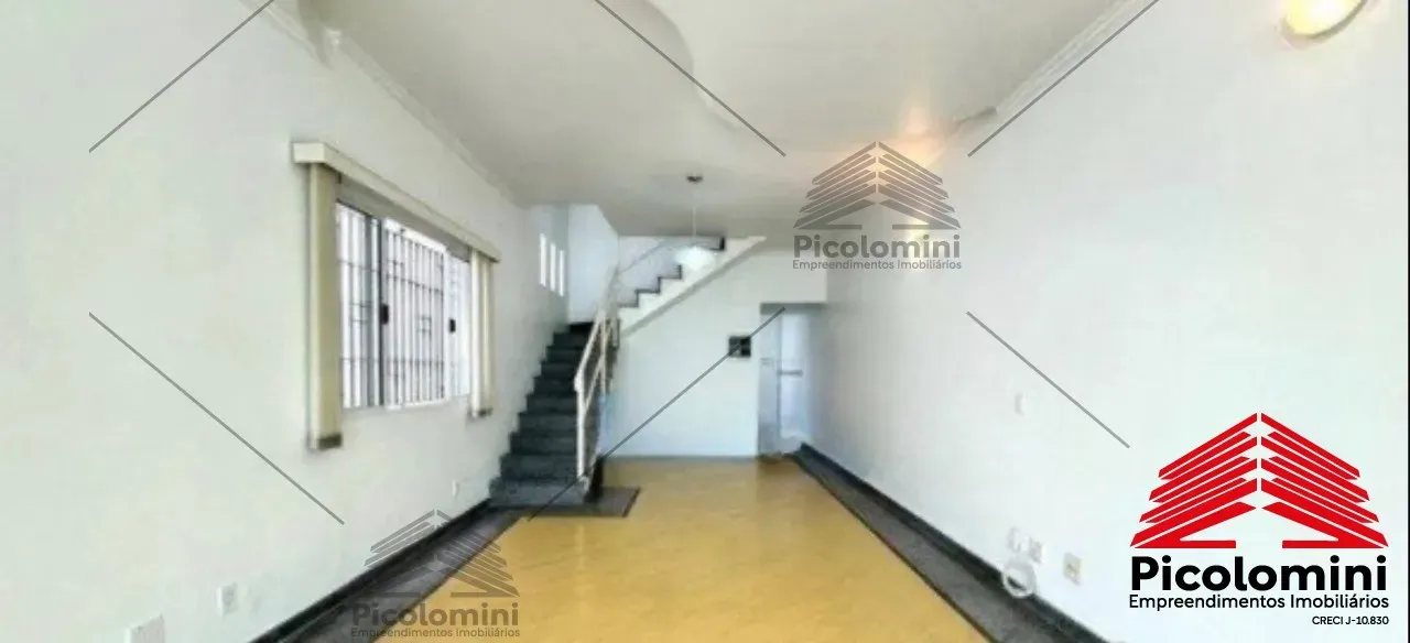 Sobrado a venda a Mooca, 133 metros, 03 suítes, quintal, 4 vagas, próximo metro Belém