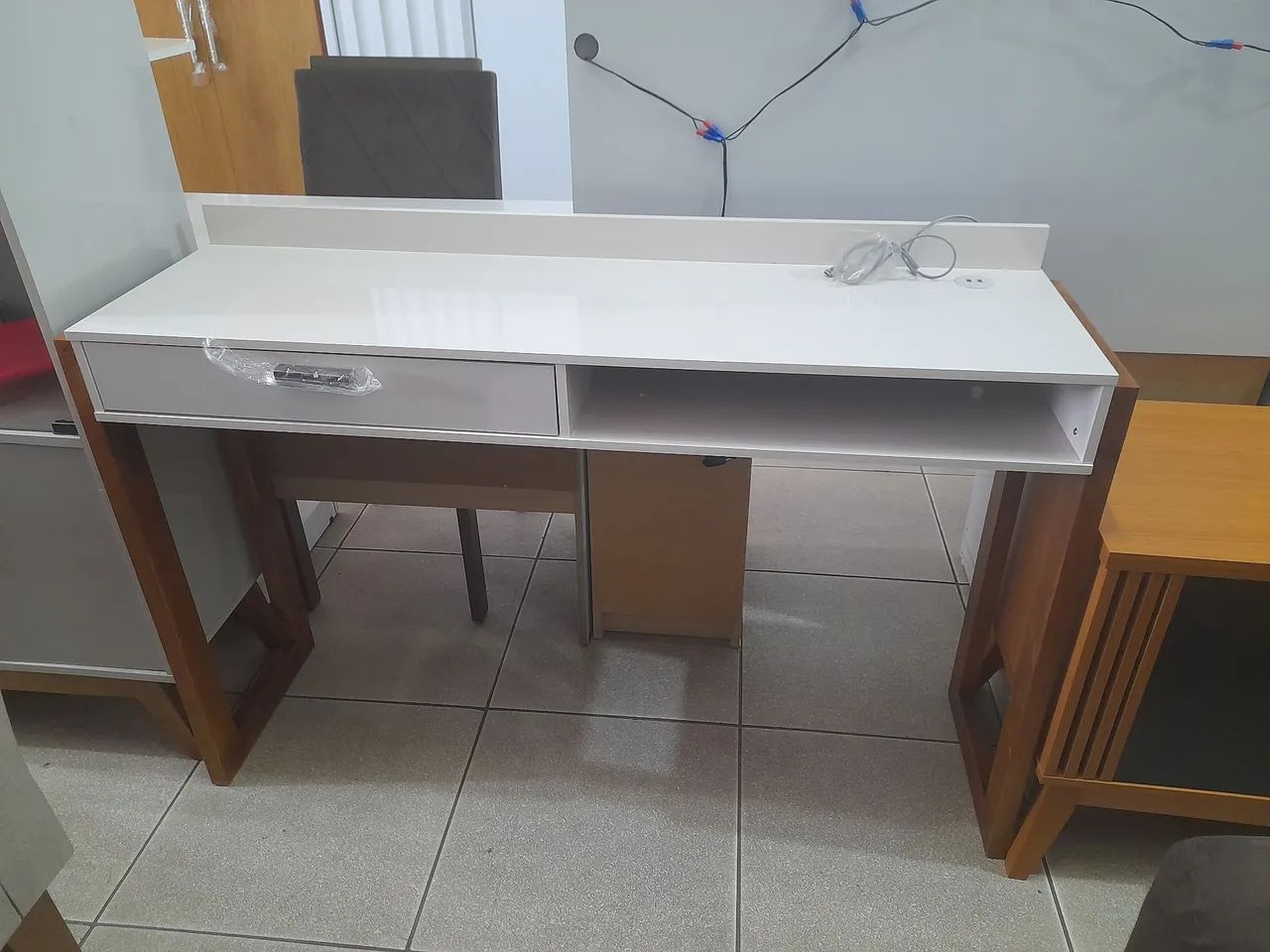 Escrivania nova a pronta entrega 