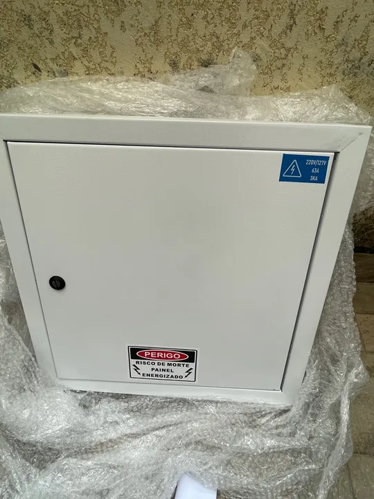 Quadro Distribuição - Completo Montado - Trifásico disj. geral Mini din 63A