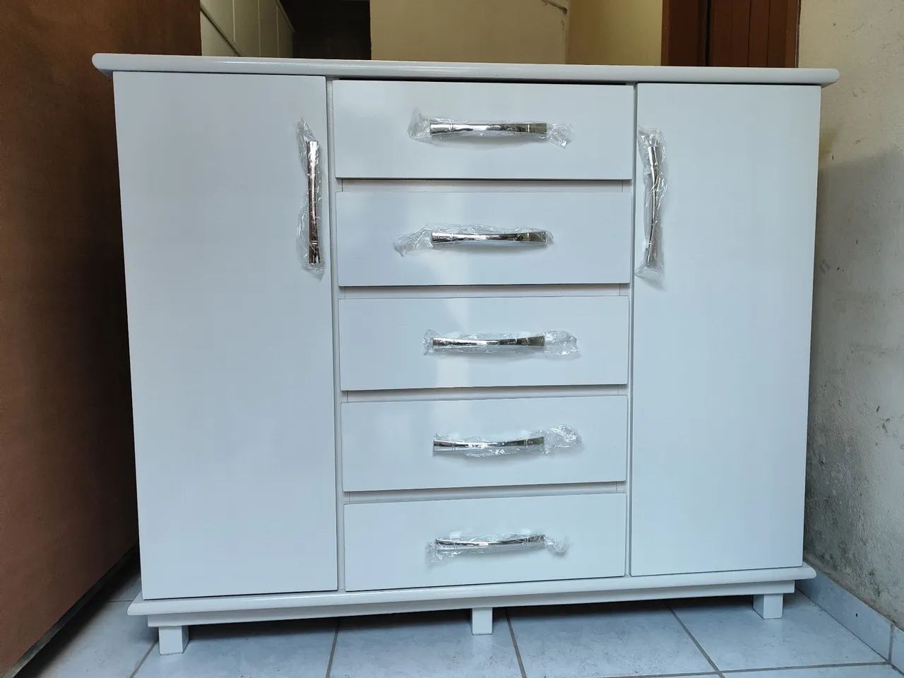 Cômodas novas grande com frete grátis só aqui ?