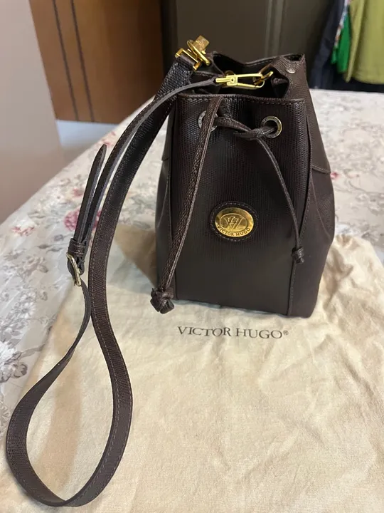 Bolsa lateral - Victor Hugo