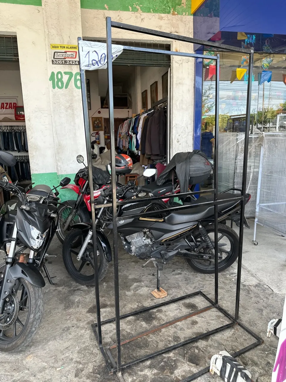 Arara de roupas cabide