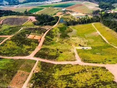 Terreno de 500m² em Cotia Condomínio de chácaras fechado e tranquilo