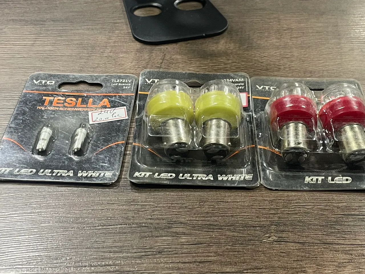 Lâmpadas 24volts LED Teslla 3 pares pinguinho e 2 polos só 30 - Foto 4