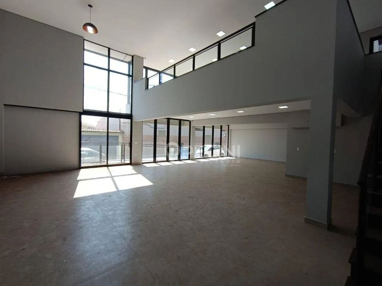 Salão para alugar no Centro de Santa Gertrudes. - Foto 3