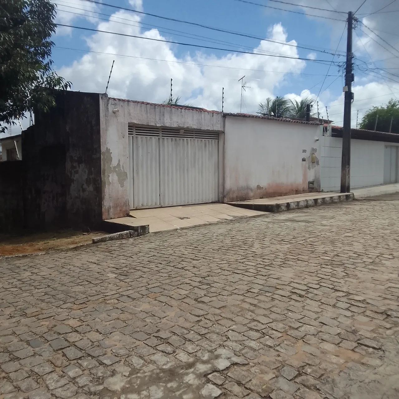 CASA NO PLANALTO - 3/4 SENDO 1 SUÍTE - SOMBRA TOTAL - ACEITA FINANCIAMENTO BANCÁRIO
