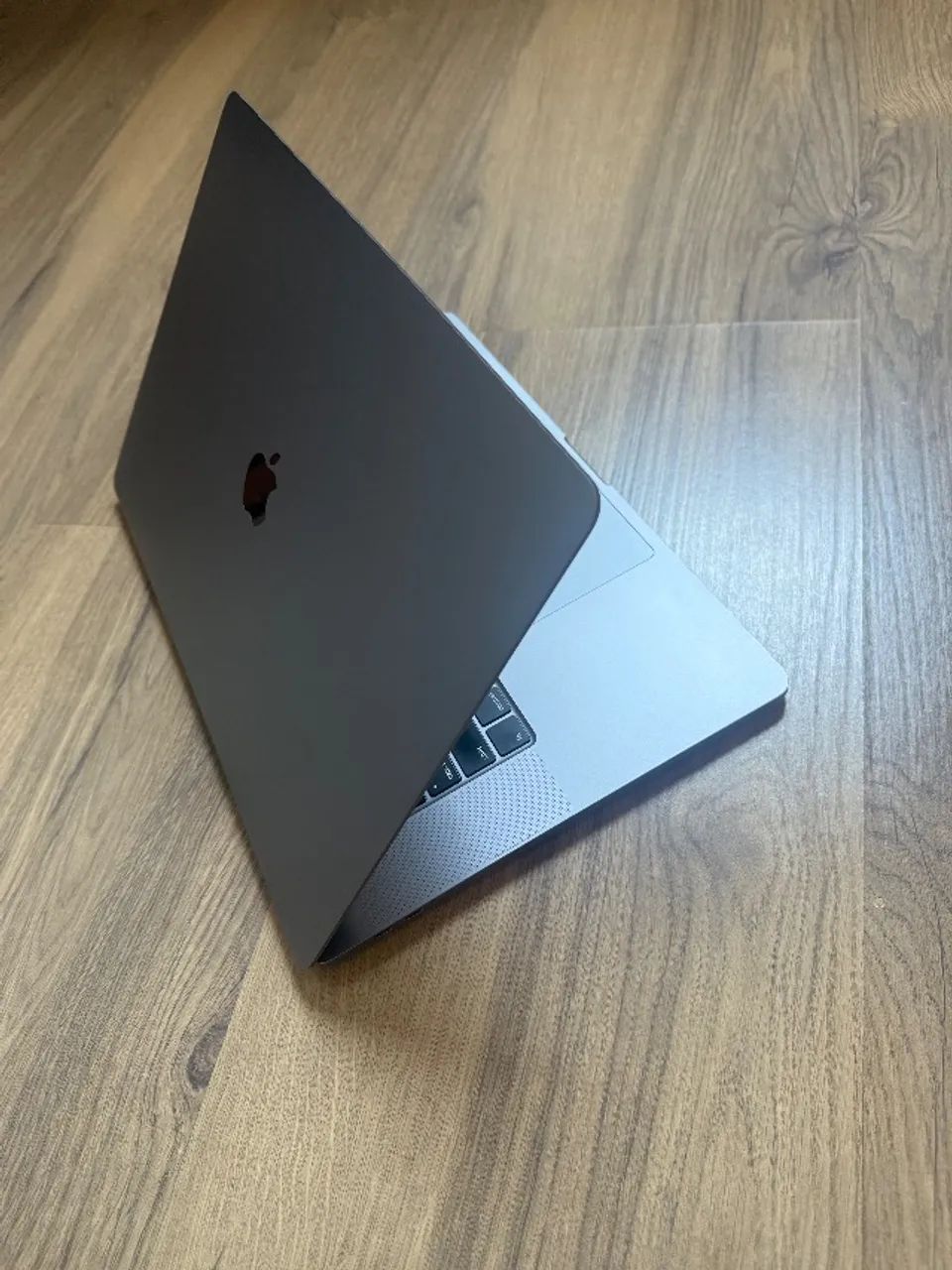 MacBook Pro 2019 16,1 | I9 8-core | 32Gb RAM | 2Tb SSD | Touch Bar