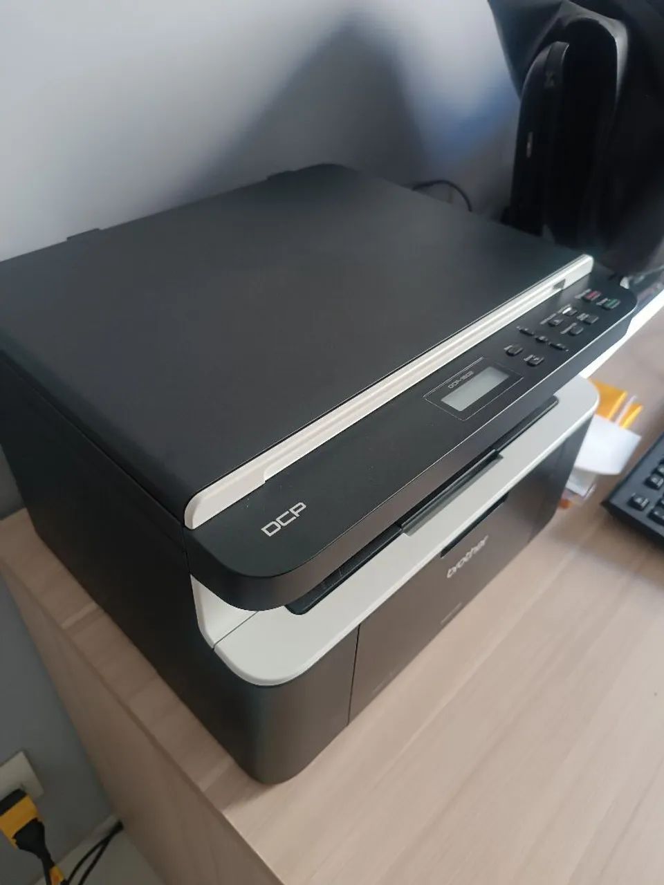 Impressora laser multifuncional 