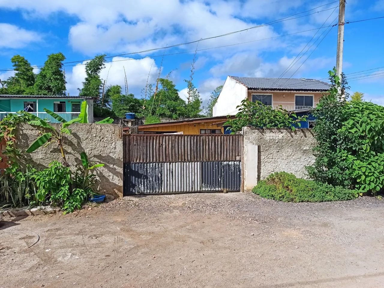 VENDE-SE TERRENO MURADO COM CASA - REGIÃO DO UMBARÁ/CURITIBA. - Foto 2