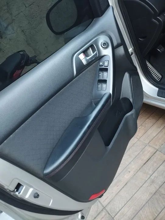 Kia Cerato 1.6 - Foto 3
