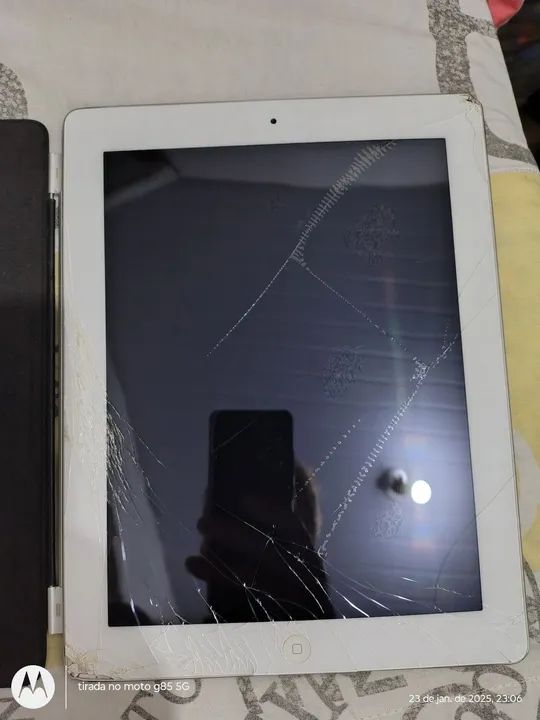 Tablet Apple iPad com tela quebrada para peças não liga A1395 64GB - Foto 4