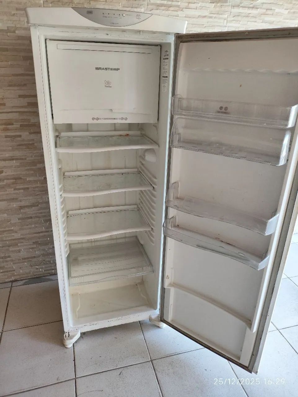 Geladeira Brastemp clean Frost Free 380 litros  - Foto 3