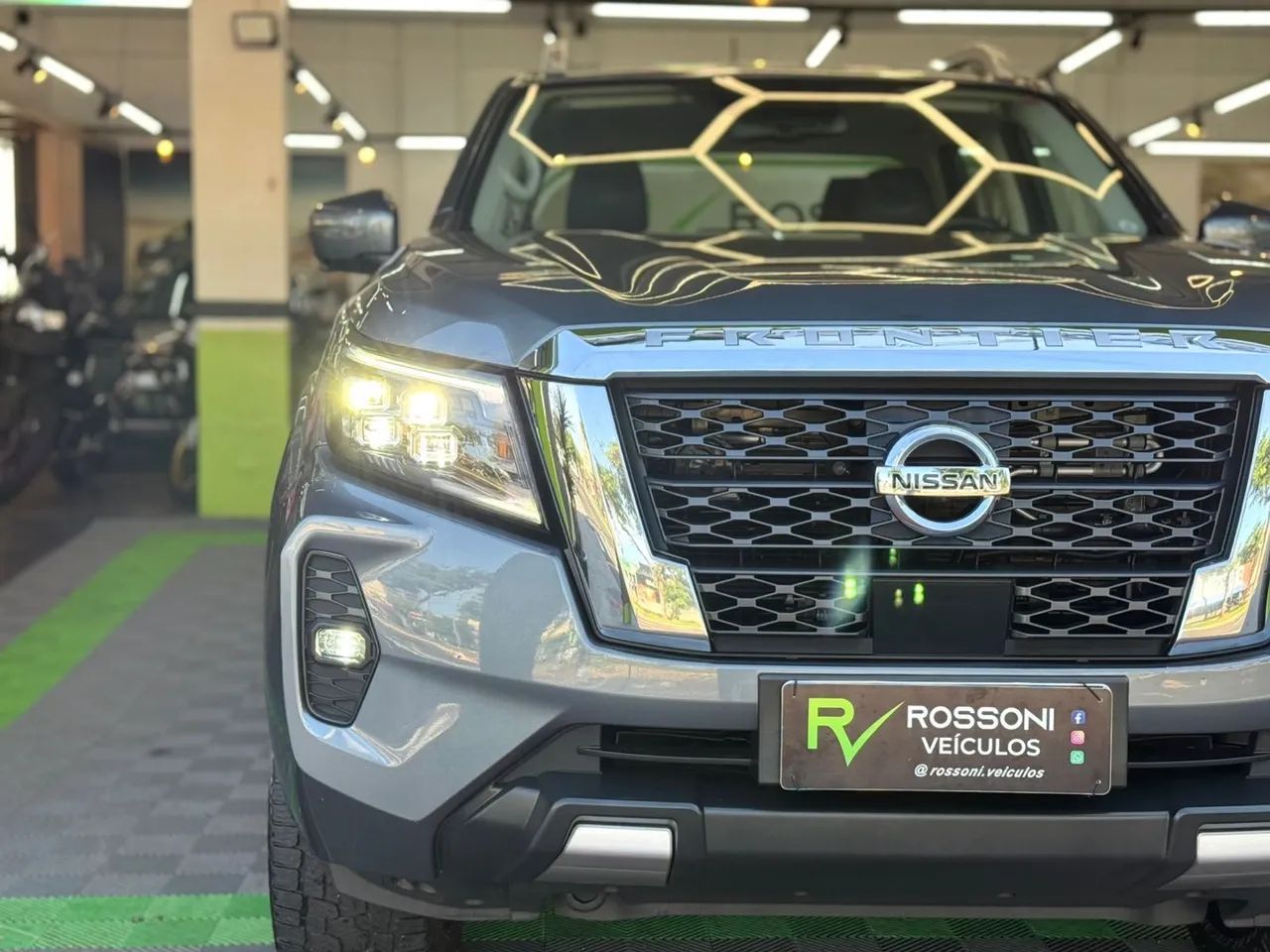 Nissan Frontier Platinum turbo diesel automática 4x4 - Foto 4